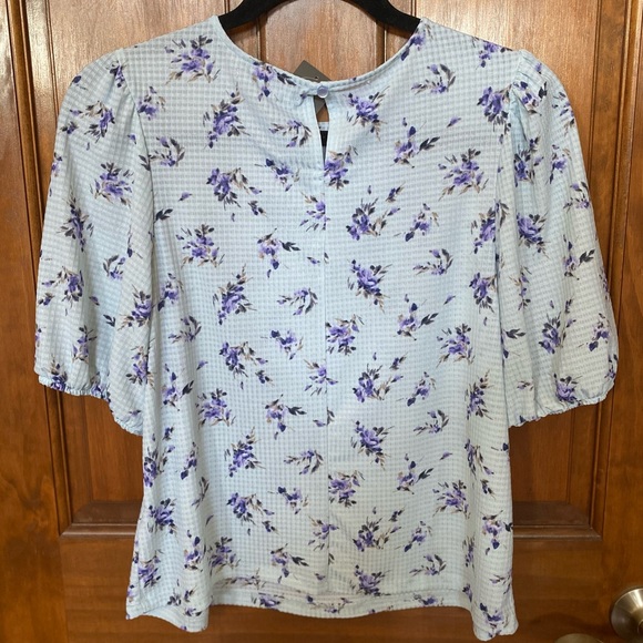 ❌ SOLD ❌ Suzy Shier Floral Top NWT - Picture 6 of 8